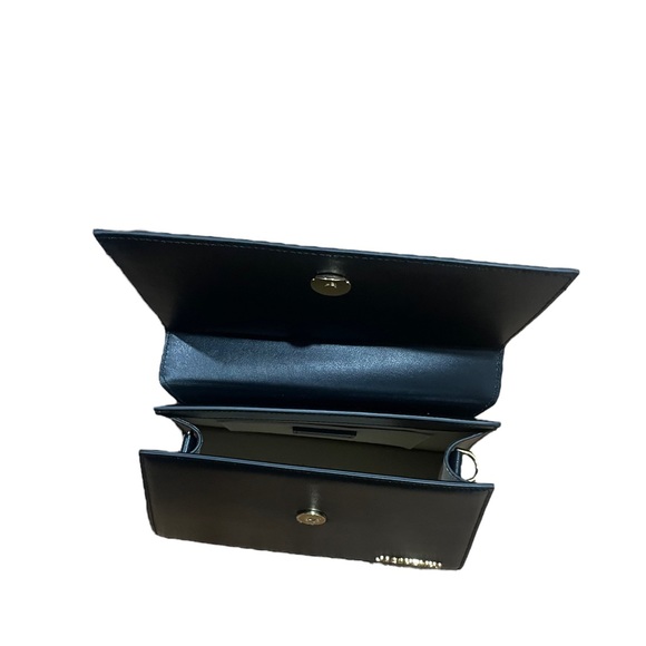 Jacquemus Le Grand Chiquito Crossbody Handbag - Picture 3 of 6